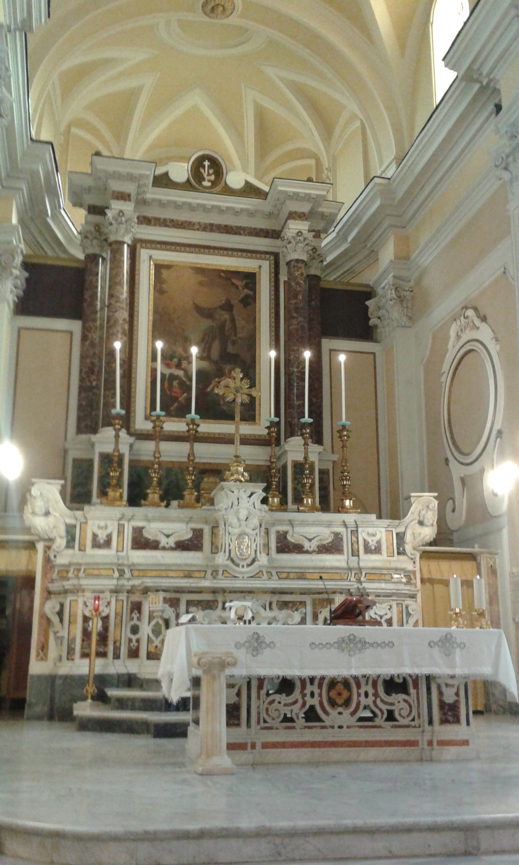 Interno della chiesa di San Francesco