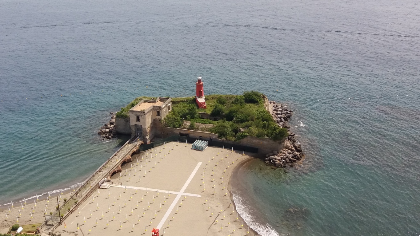 Spiaggia del Castello di Baia